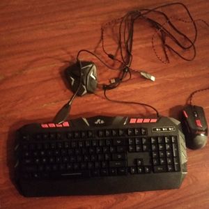 Red dragon gaming set